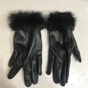 BCBGMAXAZRIA black leather rabbit fur gloves